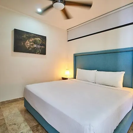2br Penthouse In With Private Indoor Pool Apartment *