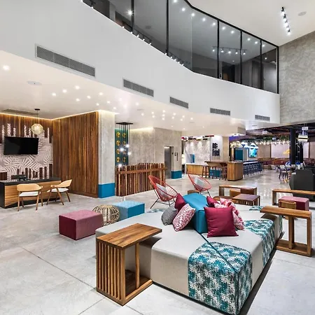 Aloft Hotel 4*