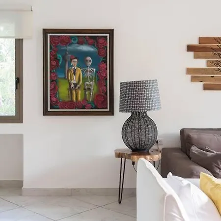Cozy 2br In With Pool Near The Beach Apartment *