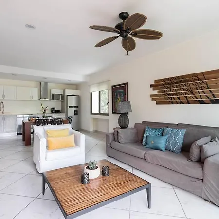Cozy 2br In With Pool Near The Beach *