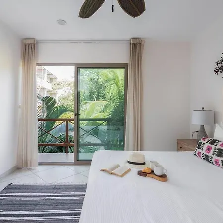 Cozy 2br In With Pool Near The Beach Apartment