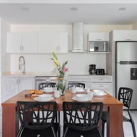 Cozy 2br In With Pool Near The Beach Apartment *