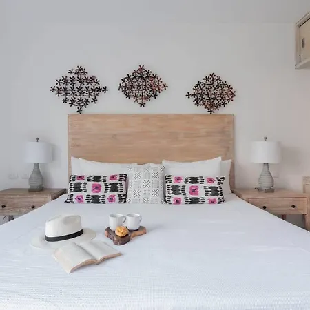 Cozy 2br In With Pool Near The Beach Apartment *