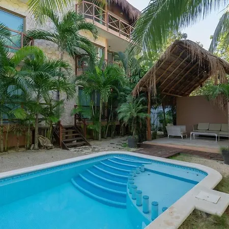 Apartment Cozy 2br In With Pool Near The Beach