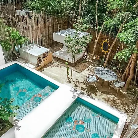 8 Bed Luxury W/ Private Pool, And Sauna! *