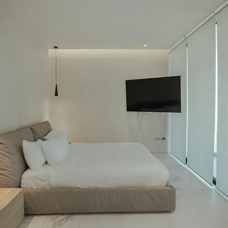 Holiday home 8 Bed Luxury W/ Private Pool, And Sauna!