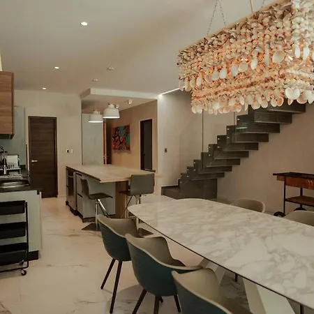 8 Bed Luxury W/ Private Pool, And Sauna! *