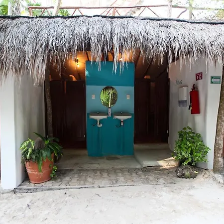 Hotel Akiin Beach 3*