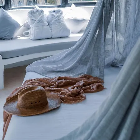 Coco Hotel 2*
