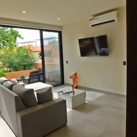 Roomy Apt Wprivate Terrace Amazing Amenities *