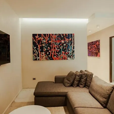 8 Bed Luxury W/ Private Pool, And Sauna! *