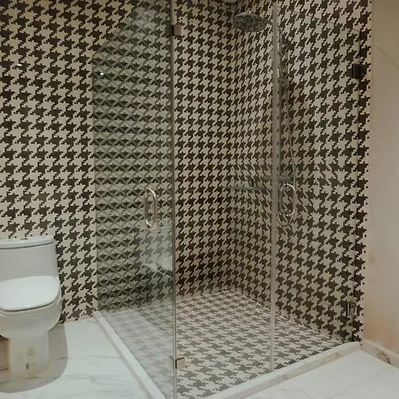 8 Bed Luxury W/ Private Pool, And Sauna! *