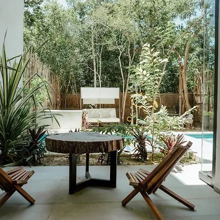 8 Bed Luxury W/ Private Pool, And Sauna! *