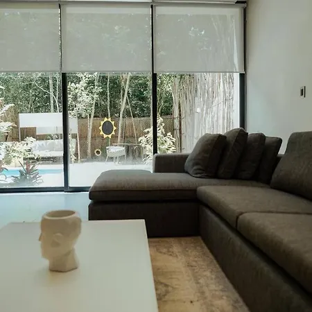 8 Bed Luxury W/ Private Pool, And Sauna!