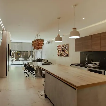 Holiday home 8 Bed Luxury W/ Private Pool, And Sauna!