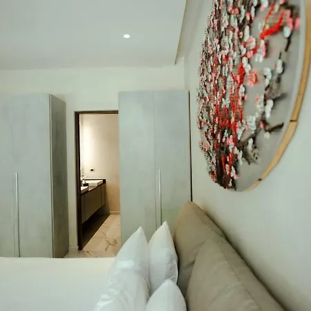 8 Bed Luxury W/ Private Pool, And Sauna! *