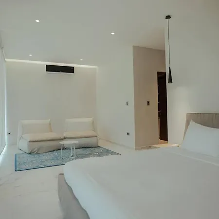 Holiday home 8 Bed Luxury W/ Private Pool, And Sauna! *
