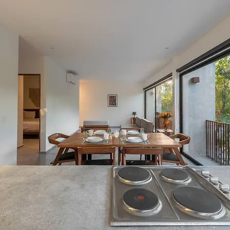 Great Located Private Wamazing Rooftop Pool Villa *