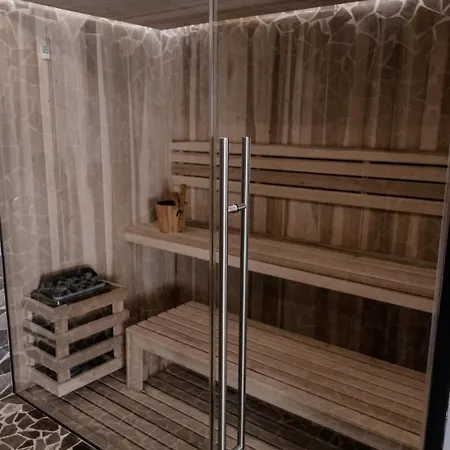 -balcony Plunge Pool, Sauna, Steam Apartment *