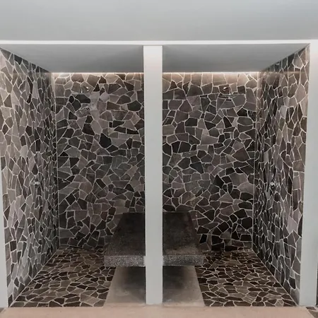 -balcony Plunge Pool, Sauna, Steam Apartment