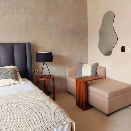 Apartment Fully Equipped Studio, King Size Bed, Great Wifi,