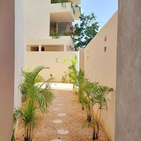 Fully Equipped Studio, King Size Bed, Great Wifi,