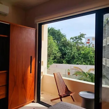 Apartment Fully Equipped Studio, King Size Bed, Great Wifi, *