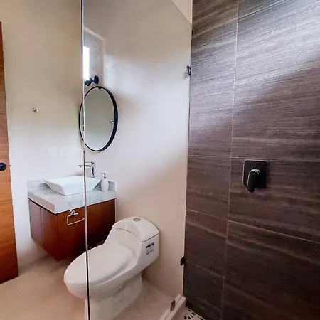 Apartment Fully Equipped Studio, King Size Bed, Great Wifi,