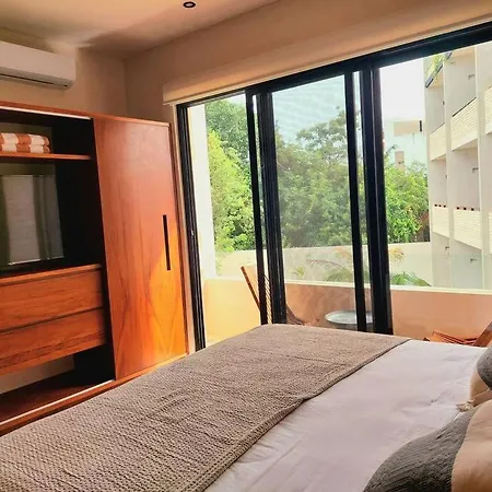 Fully Equipped Studio, King Size Bed, Great Wifi,