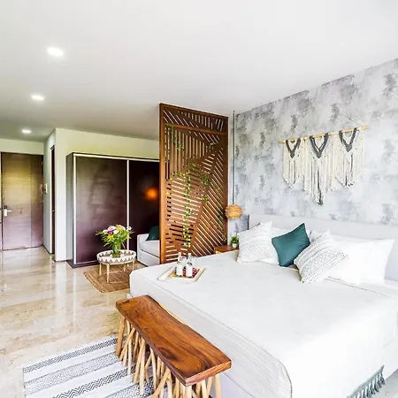 Apartment At Menesse Tulum