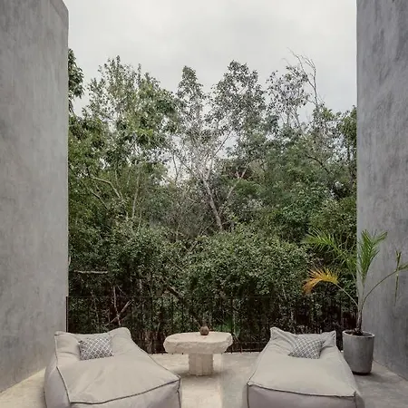Holiday home Casa Shalva Awards Design With Art Gallery