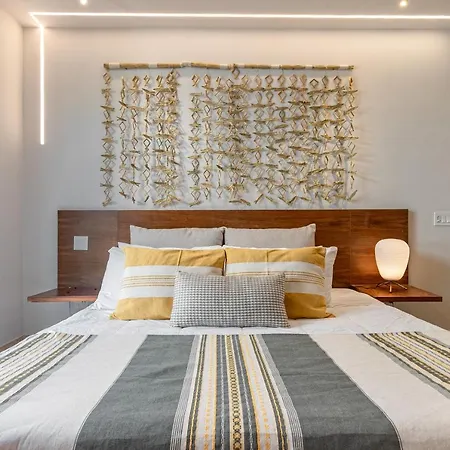 Apartment 308-303 Beautiful With 3 Bedrooms *