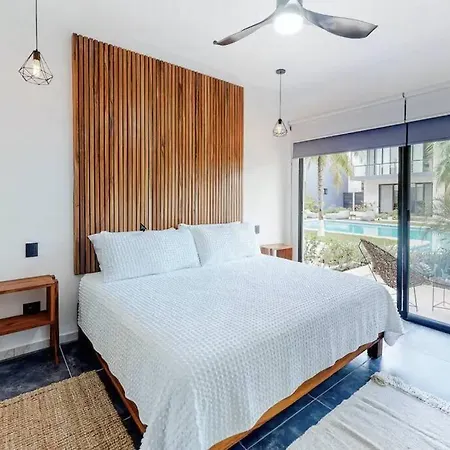 Contemporary Poolside Condo, Wi-fi - Paraiso Kaanal 101 *