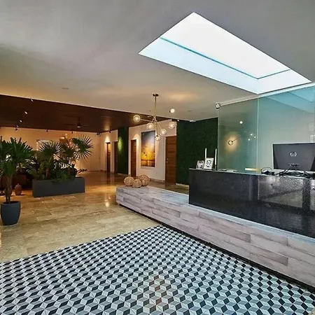 2 Bedroom With Rooftop Pool And Gym Apartment