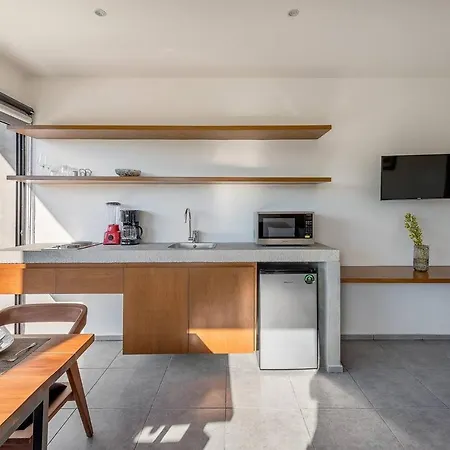 Spacious Loft With Amazing Rooftop Pool Unbeatab