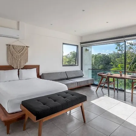 Unbeatable Located Spacious Loft With Amazing Roof Apartment *