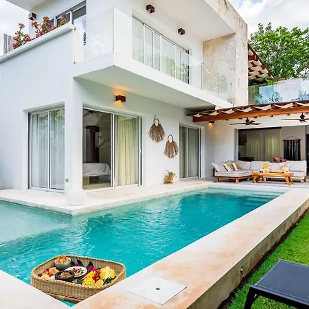 Ek'balam & Flamingo, Luxury Villas, Private Pool, Private Garden, Jacuzzi, 24h Security