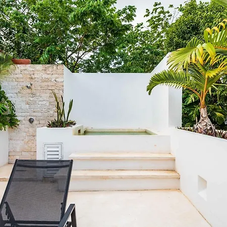 Ek'balam & Flamingo, Luxury Villas, Private Pool, Private Garden, Jacuzzi, 24h Security *