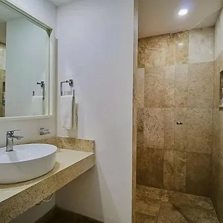 Brand-new With Swimming Pool And Gym Tulum