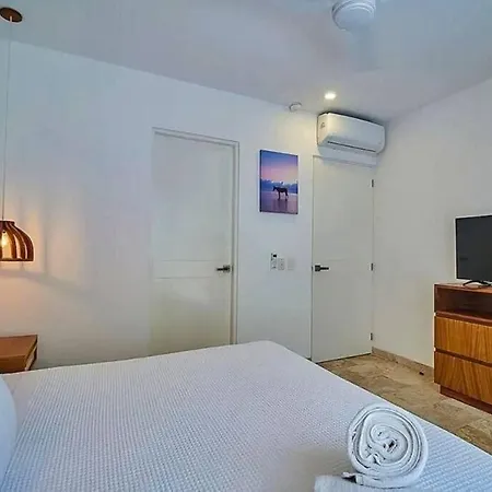 Brand-new With Swimming Pool And Gym Apartment *