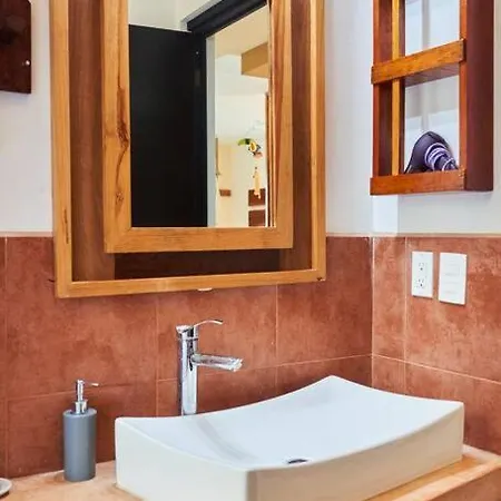 Lovely Casa Tukan, La Veleta *