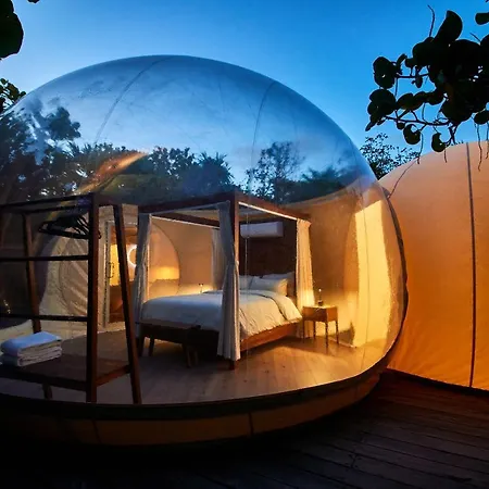 Hotel cápsula Astral Tulum