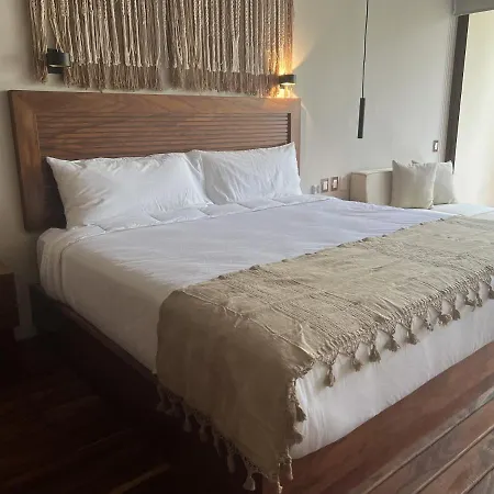 Adora Apartahotel