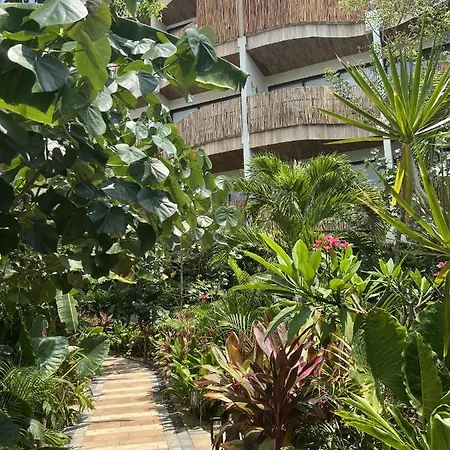 Apartahotel Adora *