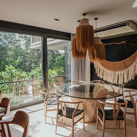 Luxurious And Mystical 2br Flat With Pool View