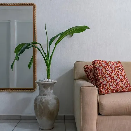 ~ Casa Shakti ~ Cozy Jungle Scape Hotel *