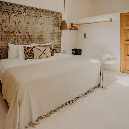 Ether Hotel
