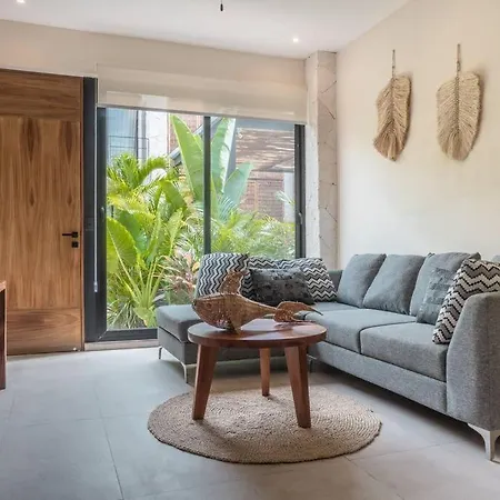 Toh1, Downtown Apartment