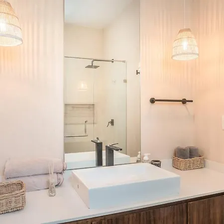 Toh1, Downtown Apartment