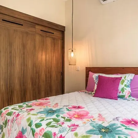 Toh1, Downtown Tulum